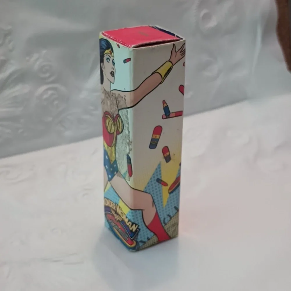 MAC Limited Edition 2011 Wonder Woman Heroine Lipstick